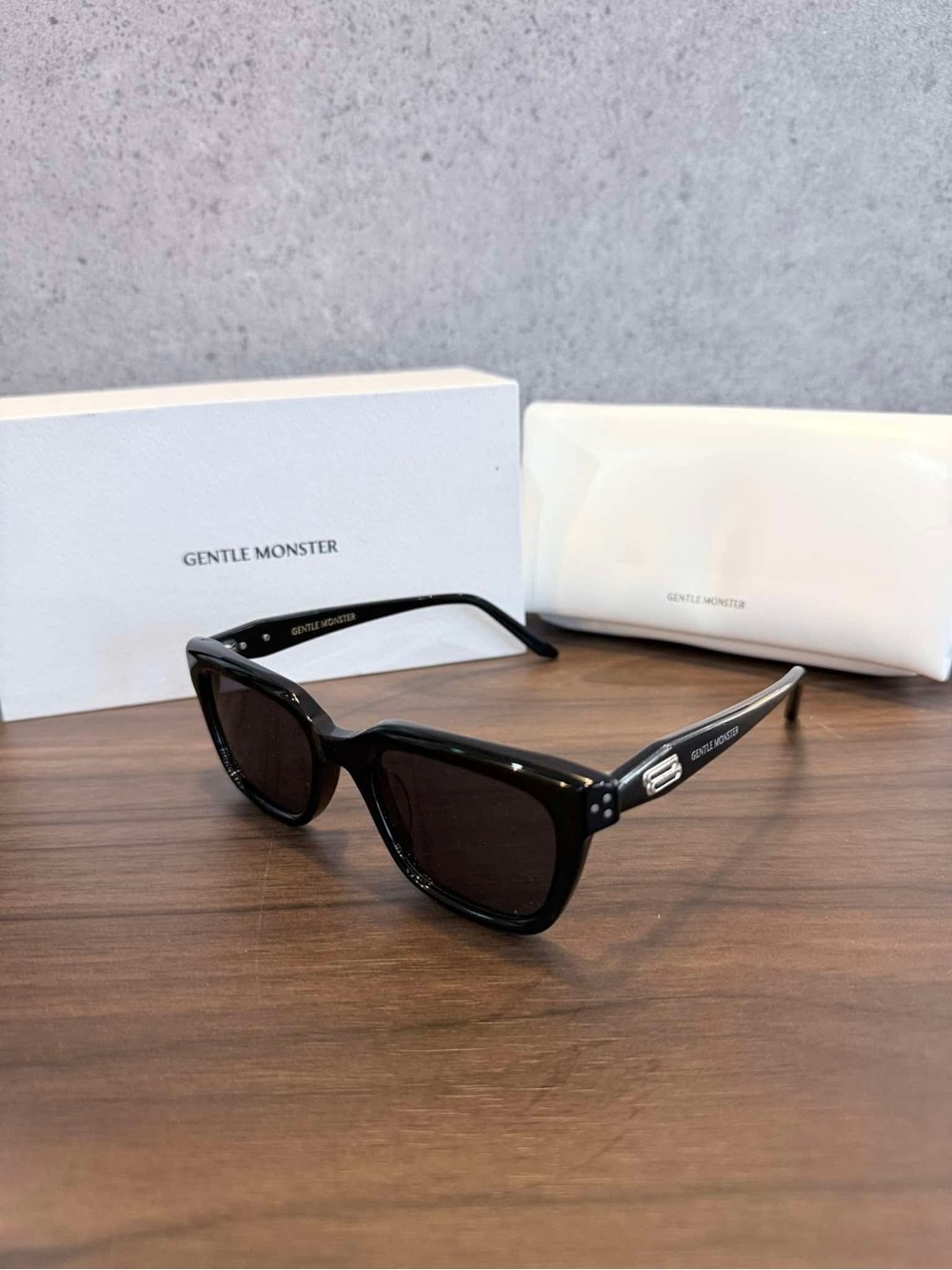 GENTLE MONSTER Glossy Black Rectangular Sunglasses